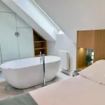 Hotel Zhong Hua 3*