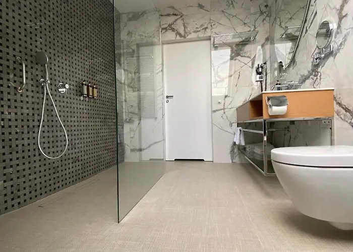 中华酒店 酒店 3*